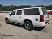 ✅ 2007 Chevrolet Suburban LT • VIN: 1GNFK16347J180235 • Lot: 68834864. Wystawiony na Copart z przebiegiem Nie podano. Bezpłatny archiwum sprzedaży aukcyjnych z USA i szczegółowy raport historii pojazdu na DreamBid. Zdjęcie 2.