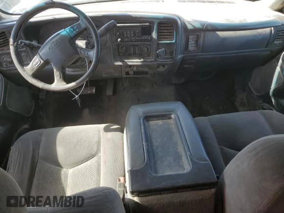 ✅ 2006 Chevrolet Silverado 2500HD LS • VIN: 1GCHK29G36E134019 • Lot: 54119355. Wystawiony na Copart z przebiegiem 324 388 mil. Bezpłatny archiwum sprzedaży aukcyjnych z USA i szczegółowy raport historii pojazdu na DreamBid. Zdjęcie 8.