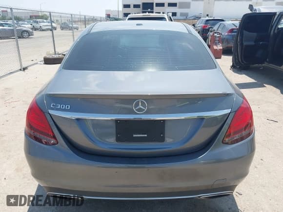 ✅ 2019 Mercedes-Benz C 300 • VIN: 55SWF8DB8KU292891 • Лот: 42902648. Опубликован ранее на IAAI с пробегом 104 221 миль. Бесплатный доступ к архиву аукционных продаж из США и подробный отчёт об истории автомобиля на DreamBid. Изображение 16.