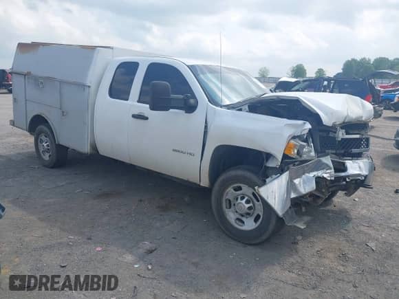 ✅ 2013 Chevrolet Silverado 2500HD Work Truck • VIN: 1GC2KVCG2DZ379092 • Lot: 42124836. Wystawiony na IAAI z przebiegiem Nie podano. Bezpłatny archiwum sprzedaży aukcyjnych z USA i szczegółowy raport historii pojazdu na DreamBid. Zdjęcie 1.