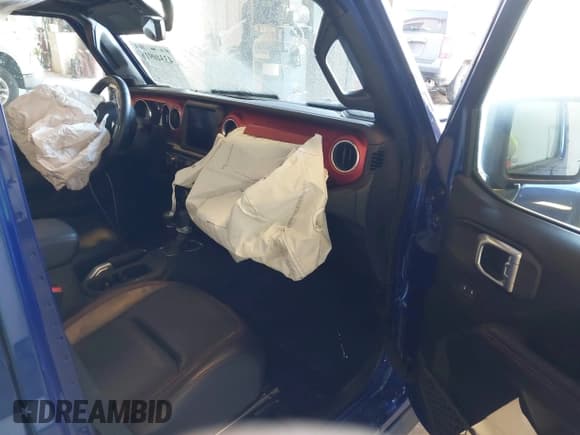 ✅ 2020 Jeep Wrangler Unlimited Rubicon • VIN: 1C4HJXFG6LW272549 • Lot: 43340916. Wystawiony na IAAI z przebiegiem 81 182 mil. Bezpłatny archiwum sprzedaży aukcyjnych z USA i szczegółowy raport historii pojazdu na DreamBid. Zdjęcie 5.