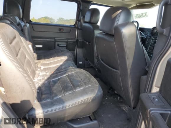 ✅ 2005 Hummer H2 SUV • VIN: 5GRGN23U65H111864 • Лот: 81324085. Опубликован ранее на Copart с пробегом 179 284 миль. Бесплатный доступ к архиву аукционных продаж из США и подробный отчёт об истории автомобиля на DreamBid. Изображение 11.