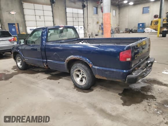 ✅ 2000 Chevrolet S-10 LS • VIN: 1GCCS1456YK266190 • Лот: 86311344. Опубликован ранее на Copart с пробегом 82 716 миль. Бесплатный доступ к архиву аукционных продаж из США и подробный отчёт об истории автомобиля на DreamBid. Изображение 2.