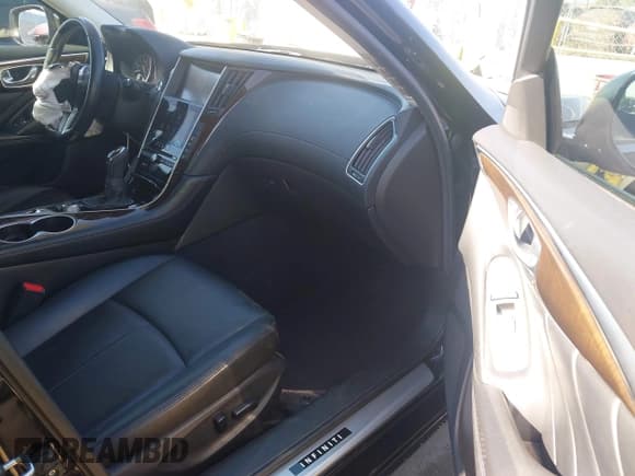 ✅ 2019 Infiniti Q50 Luxe • VIN: JN1EV7AP3KM515455 • Lot: 43664588. Listed on IAAI with 97,128 mi. Free auction sales archive from the USA and detailed vehicle history report at DreamBid. Image 5.