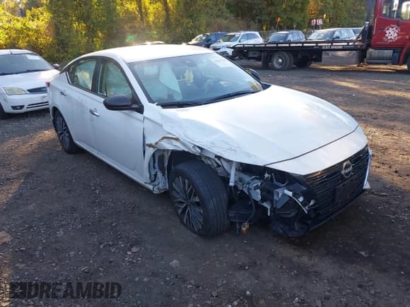 ✅ 2024 Nissan Altima SV • VIN: 1N4BL4DV1RN315618 • Lot: 43447210. Listed on IAAI with 20,283 mi. Free auction sales archive from the USA and detailed vehicle history report at DreamBid. Image 1.
