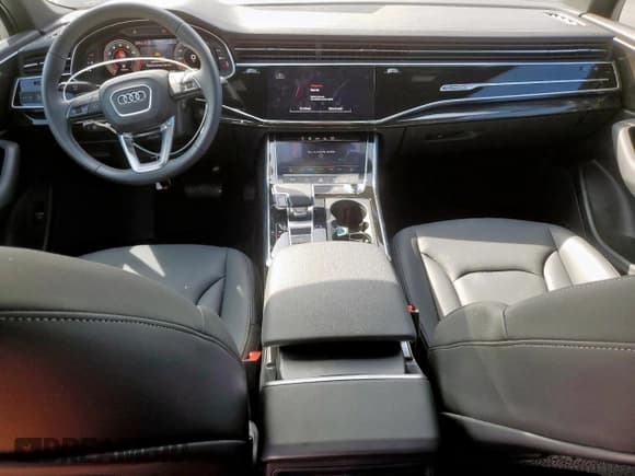 ✅ 2025 Audi Q7 Premium • VIN: WA1ACBF79SD004081 • Лот: 50793255. Опубликован ранее на Copart с пробегом 10 336 миль. Бесплатный доступ к архиву аукционных продаж из США и подробный отчёт об истории автомобиля на DreamBid. Изображение 8.