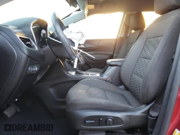 ✅ 2018 Chevrolet Equinox LT • VIN: 2GNAXSEV0J6130019 • Lot: 86254975. Wystawiony na Copart z przebiegiem 70 387 mil. Bezpłatny archiwum sprzedaży aukcyjnych z USA i szczegółowy raport historii pojazdu na DreamBid. Zdjęcie 7.