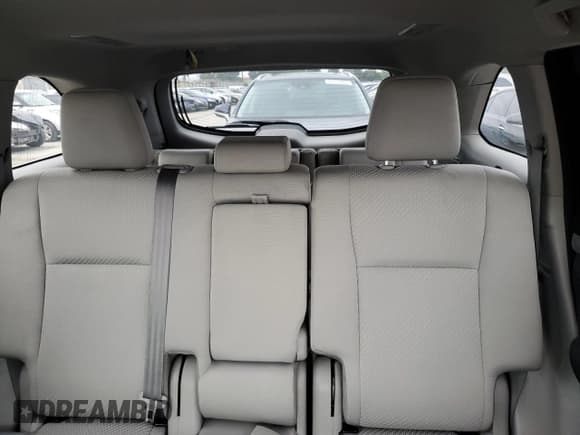 ✅ 2017 Toyota Highlander LE • VIN: 5TDZARFH0HS031084 • Lot: 81518355. Wystawiony na Copart z przebiegiem 72 462 mil. Bezpłatny archiwum sprzedaży aukcyjnych z USA i szczegółowy raport historii pojazdu na DreamBid. Zdjęcie 10.