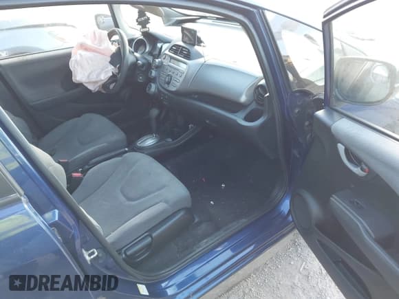 ✅ 2012 Honda Fit • VIN: JHMGE8H30CC026645 • Лот: 43527129. Опубликован ранее на IAAI с пробегом 157 892 миль. Бесплатный доступ к архиву аукционных продаж из США и подробный отчёт об истории автомобиля на DreamBid. Изображение 5.