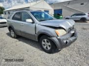 ✅ 2004 Kia Sorento LX • VIN: KNDJC733545230913 • Лот: 64756845. Опубликован ранее на Copart с пробегом 58 498 миль. Бесплатный доступ к архиву аукционных продаж из США и подробный отчёт об истории автомобиля на DreamBid. Изображение 4.