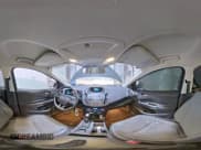 ✅ 2018 Ford Escape SE • VIN: 1FMCU9GD5JUD35033 • Lot: 92386285. Wystawiony na Copart z przebiegiem 106 445 mil. Bezpłatny archiwum sprzedaży aukcyjnych z USA i szczegółowy raport historii pojazdu na DreamBid. Zdjęcie 15.