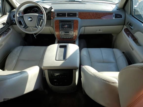 ✅ 2008 Chevrolet Avalanche LTZ • VIN: 3GNEC12048G160249 • Lot: 90121495. Listed on Copart with 158,972 mi. Free auction sales archive from the USA and detailed vehicle history report at DreamBid. Image 8.