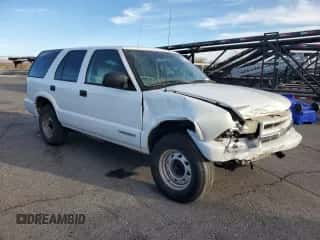 2005 Chevrolet Blazer LS z VIN 1GNCS13X45K100692, wystawiony jako Copart lot #81526904 z przebiegiem 143 577 mil mil oraz Szkoda całkowita • Salvage title. Historia ofert i sprzedaży dostępna na DreamBid. Obrazek 4.