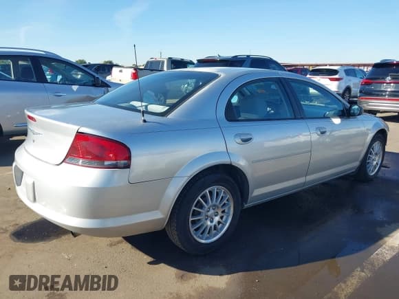 ✅ 2005 Chrysler Sebring • VIN: 1C3EL46X35N659374 • Lot: 43840188. Listed on IAAI with 137,495 mi. Free auction sales archive from the USA and detailed vehicle history report at DreamBid. Image 4.