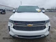 ✅ 2022 Chevrolet Suburban Premier • VIN: 1GNSKFKD6NR238466 • Lot: 41761510. Wystawiony na IAAI z przebiegiem 66 128 mil. Bezpłatny archiwum sprzedaży aukcyjnych z USA i szczegółowy raport historii pojazdu na DreamBid. Zdjęcie 12.
