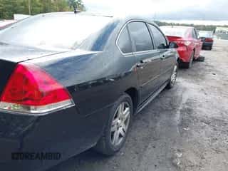 2015 Chevrolet Impala LT z VIN 2G1WB5E3XF1115439, wystawiony jako IAAI lot #43414645 z przebiegiem 220 302 mil mil oraz . Historia ofert i sprzedaży dostępna na DreamBid. Obrazek 6.