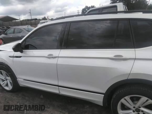 ✅ 2024 Volkswagen Tiguan SE R-Line Black • VIN: 3VVCB7AX3RM077940 • Lot: 42970403. Listed on IAAI with 9,018 mi. Free auction sales archive from the USA and detailed vehicle history report at DreamBid. Image 14.