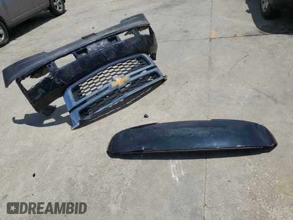 ✅ 2016 Chevrolet Suburban LT • VIN: 1GNSCHKC7GR303120 • Lot: 55525714. Wystawiony na Copart z przebiegiem 176 862 mil. Bezpłatny archiwum sprzedaży aukcyjnych z USA i szczegółowy raport historii pojazdu na DreamBid. Zdjęcie 15.