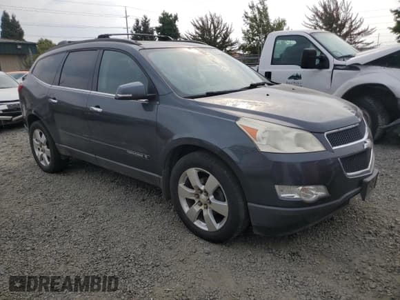 ✅ 2009 Chevrolet Traverse 2LT • VIN: 1GNEV23D59S177380 • Lot: 70276354. Wystawiony na Copart z przebiegiem 189 218 mil. Bezpłatny archiwum sprzedaży aukcyjnych z USA i szczegółowy raport historii pojazdu na DreamBid. Zdjęcie 4.