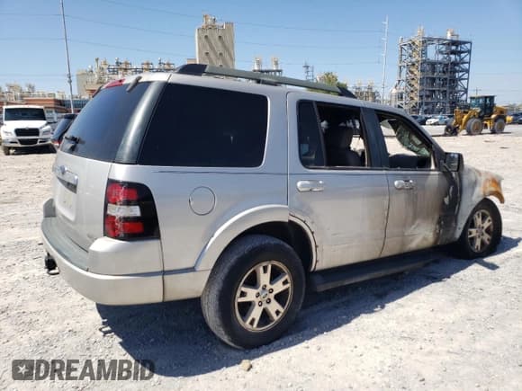✅ 2007 Ford Explorer XLT • VIN: 1FMEU63E17UA83635 • Lot: 52113555. Listed on Copart with Not provided. Free auction sales archive from the USA and detailed vehicle history report at DreamBid. Image 3.