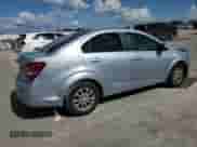 2017 Chevrolet Sonic LS с VIN 1G1JB5SH4H4164704, выставлен на аукционе Copart как лот 61555634 с пробегом 114 580 миль миль и Списание • Salvage title. История ставок и продаж доступна на DreamBid. Изображение 3.