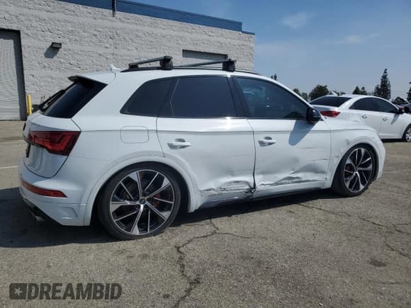 ✅ 2021 Audi SQ5 Premium Plus • VIN: WA1B4AFY3M2081080 • Lot: 74563653. Wystawiony na Copart z przebiegiem 23 025 mil. Bezpłatny archiwum sprzedaży aukcyjnych z USA i szczegółowy raport historii pojazdu na DreamBid. Zdjęcie 3.