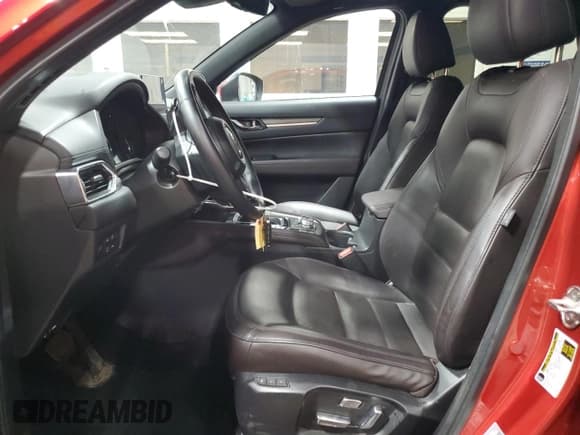 ✅ 2020 Mazda CX-5 Signature • VIN: JM3KFBEY5L0862174 • Lot: 69908395. Wystawiony na Copart z przebiegiem 31 728 mil. Bezpłatny archiwum sprzedaży aukcyjnych z USA i szczegółowy raport historii pojazdu na DreamBid. Zdjęcie 7.