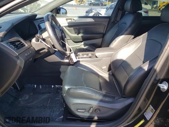 ✅ 2015 Hyundai Sonata Sport • VIN: 5NPE34ABXFH172617 • Lot: 69114845. Wystawiony na Copart z przebiegiem 81 736 mil. Bezpłatny archiwum sprzedaży aukcyjnych z USA i szczegółowy raport historii pojazdu na DreamBid. Zdjęcie 7.