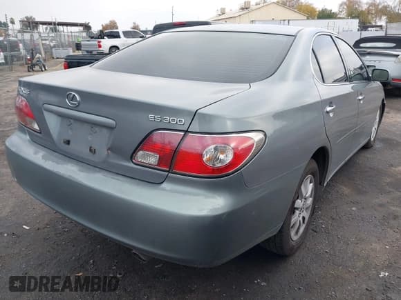 ✅ 2003 Lexus ES 300 • VIN: JTHBF30G730114456 • Lot: 40910884. Listed on IAAI with 228,984 mi. Free auction sales archive from the USA and detailed vehicle history report at DreamBid. Image 4.