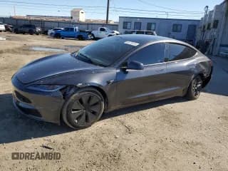 ✅ 2024 Tesla Model 3 • VIN: 5YJ3E1EA4RF869558 • Lot: 85579375. Wystawiony na Copart z przebiegiem 8 247 mil. Bezpłatny archiwum sprzedaży aukcyjnych z USA i szczegółowy raport historii pojazdu na DreamBid. Zdjęcie 1.