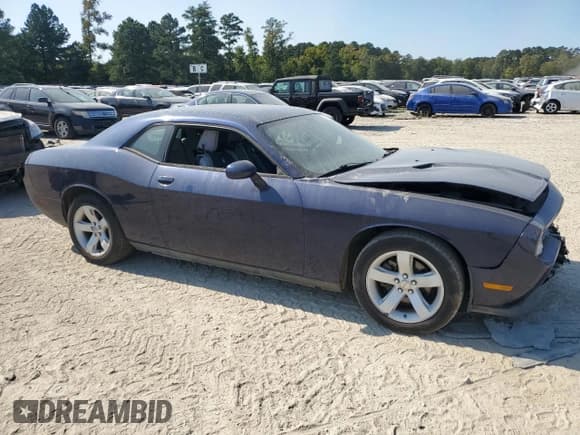 ✅ 2014 Dodge Challenger SXT • VIN: 2C3CDYAG2EH179760 • Lot: 74294704. Wystawiony na Copart z przebiegiem 95 649 mil. Bezpłatny archiwum sprzedaży aukcyjnych z USA i szczegółowy raport historii pojazdu na DreamBid. Zdjęcie 4.