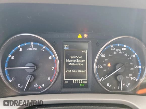 ✅ 2018 Toyota RAV4 XLE • VIN: 2T3WFREV9JW501922 • Lot: 91021485. Wystawiony na Copart z przebiegiem 37 122 mil. Bezpłatny archiwum sprzedaży aukcyjnych z USA i szczegółowy raport historii pojazdu na DreamBid. Zdjęcie 9.