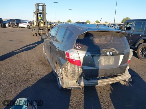 ✅ 2013 Honda Fit Sport • VIN: JHMGE8H52DC024933 • Лот: 43599759. Опубликован ранее на IAAI с пробегом 135 055 миль. Бесплатный доступ к архиву аукционных продаж из США и подробный отчёт об истории автомобиля на DreamBid. Изображение 3.