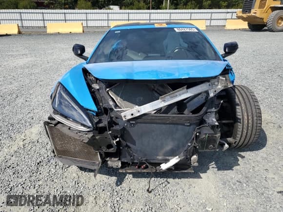 ✅ 2022 Chevrolet Corvette 1LT • VIN: 1G1YA2D47N5103492 • Lot: 80427565. Wystawiony na Copart z przebiegiem Nie podano. Bezpłatny archiwum sprzedaży aukcyjnych z USA i szczegółowy raport historii pojazdu na DreamBid. Zdjęcie 5.