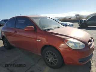 2007 Hyundai Accent GS z VIN KMHCM36CX7U004155, wystawiony jako Copart lot #81428464 z przebiegiem 98 761 mil mil oraz Czysty tytuł • Clean title. Historia ofert i sprzedaży dostępna na DreamBid. Obrazek 4.