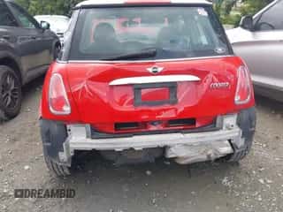 2006 MINI Hardtop with VIN WMWRC33596TK67276, listed as a IAAI auction lot 42488546 with 41,229 mi miles and . Bid and sale history available at DreamBid. Image 6.