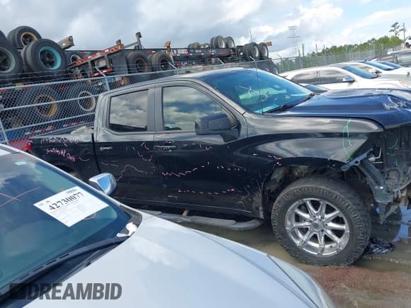 ✅ 2020 Chevrolet Silverado 1500 RST • VIN: 1GCUYEED4LZ172566 • Lot: 42739884. Wystawiony na IAAI z przebiegiem 115 543 mil. Bezpłatny archiwum sprzedaży aukcyjnych z USA i szczegółowy raport historii pojazdu na DreamBid. Zdjęcie 13.