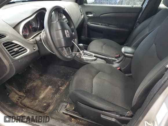 ✅ 2012 Dodge Avenger SE • VIN: 1C3CDZAB6CN128695 • Лот: 73219674. Опубликован ранее на Copart с пробегом 203 171 миль. Бесплатный доступ к архиву аукционных продаж из США и подробный отчёт об истории автомобиля на DreamBid. Изображение 7.