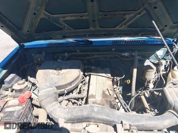 ✅ 1995 Nissan Frontier XE • VIN: 1N6SD16S1SC378712 • Lot: 43304084. Wystawiony na IAAI z przebiegiem 152 422 mil. Bezpłatny archiwum sprzedaży aukcyjnych z USA i szczegółowy raport historii pojazdu na DreamBid. Zdjęcie 10.