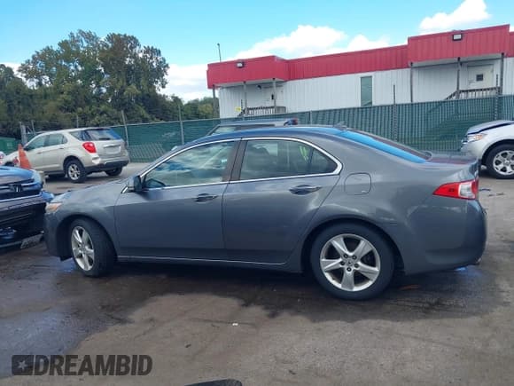 ✅ 2010 Acura TSX • VIN: JH4CU2F67AC017627 • Лот: 43428642. Опубликован ранее на IAAI с пробегом 188 649 миль. Бесплатный доступ к архиву аукционных продаж из США и подробный отчёт об истории автомобиля на DreamBid. Изображение 14.