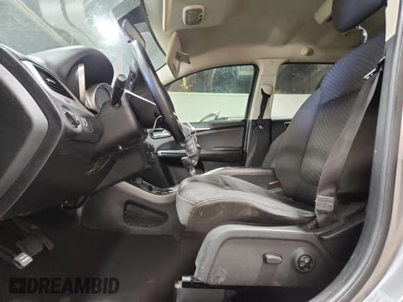 ✅ 2016 Dodge Journey SXT • VIN: 3C4PDDBG0GT242076 • Lot: 91383375. Wystawiony na Copart z przebiegiem 113 765 mil. Bezpłatny archiwum sprzedaży aukcyjnych z USA i szczegółowy raport historii pojazdu na DreamBid. Zdjęcie 7.