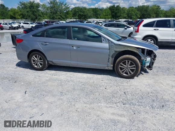 ✅ 2016 Hyundai Sonata SE • VIN: 5NPE24AF9GH373254 • Lot: 39455195. Listed on IAAI with 106,224 mi. Free auction sales archive from the USA and detailed vehicle history report at DreamBid. Image 14.