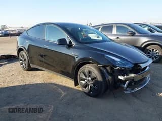 ✅ 2025 Tesla Model Y Long Range • VIN: 7SAYGDEE6SF238341 • Lot: 43681280. Wystawiony na IAAI z przebiegiem 11 497 mil. Bezpłatny archiwum sprzedaży aukcyjnych z USA i szczegółowy raport historii pojazdu na DreamBid. Zdjęcie 1.