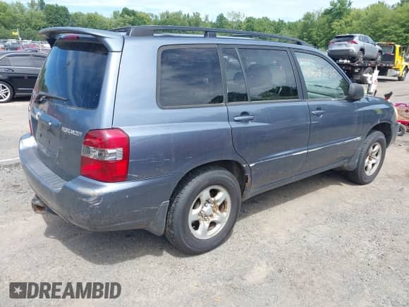 2007 Toyota Highlander с VIN JTEGD21A970158378, выставлен на аукционе IAAI как лот 43037835 с пробегом 391 903 миль миль и . История ставок и продаж доступна на DreamBid. Изображение 4.