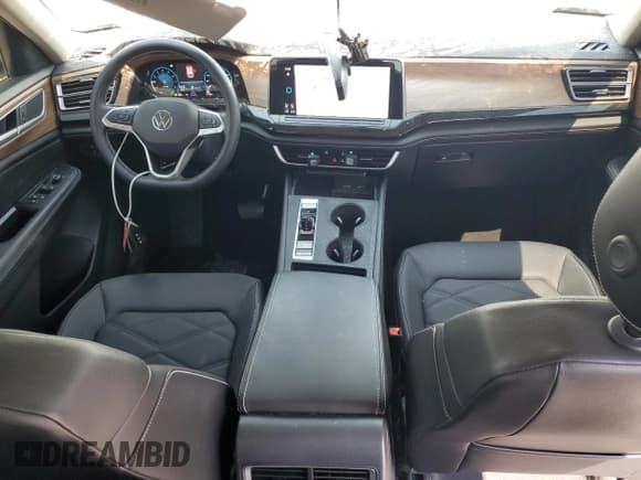 ✅ 2024 Volkswagen Atlas SE • VIN: 1V2DR2CA7RC554508 • Lot: 64174375. Listed on Copart with 17,136 mi. Free auction sales archive from the USA and detailed vehicle history report at DreamBid. Image 8.