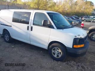 2008 Chevrolet City Express Cargo z VIN 1GCFH154981229481, wystawiony jako IAAI lot #43519932 z przebiegiem 268 348 mil mil oraz . Historia ofert i sprzedaży dostępna na DreamBid. Obrazek 1.