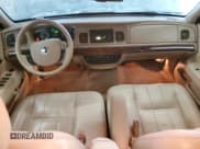 ✅ 2009 Mercury Grand Marquis LS • VIN: 2MEHM75V99X626583 • Lot: 92651305. Wystawiony na Copart z przebiegiem 102 221 mil. Bezpłatny archiwum sprzedaży aukcyjnych z USA i szczegółowy raport historii pojazdu na DreamBid. Zdjęcie 8.