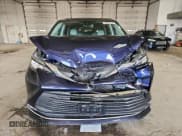 ✅ 2021 Toyota Sienna XLE • VIN: 5TDJSKFC8MS006014 • Lot: 92890975. Listed on Copart with 102,615 mi. Free auction sales archive from the USA and detailed vehicle history report at DreamBid. Image 5.