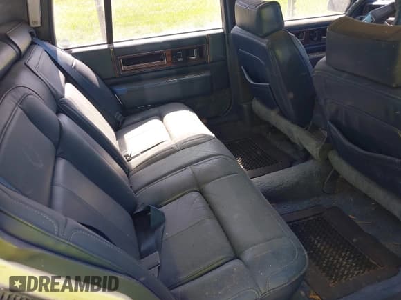 ✅ 1989 Cadillac DeVille • VIN: 1G6CD5159K4342392 • Lot: 42451638. Wystawiony na IAAI z przebiegiem 162 687 mil. Bezpłatny archiwum sprzedaży aukcyjnych z USA i szczegółowy raport historii pojazdu na DreamBid. Zdjęcie 8.