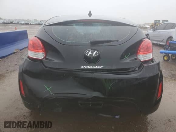 2017 Hyundai Veloster z VIN KMHTC6AD1HU313051, wystawiony jako Copart lot #82075395 z przebiegiem 69 415 mil mil oraz Szkoda całkowita • Salvage title. Historia ofert i sprzedaży dostępna na DreamBid. Obrazek 6.